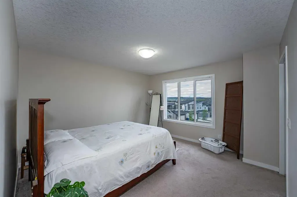 74 Carringvue Drive NW