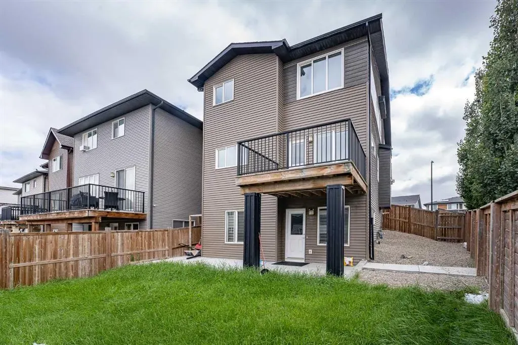 74 Carringvue Drive NW