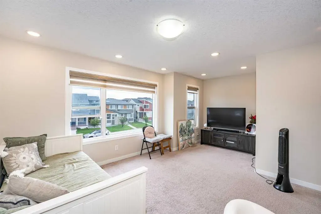 74 Carringvue Drive NW