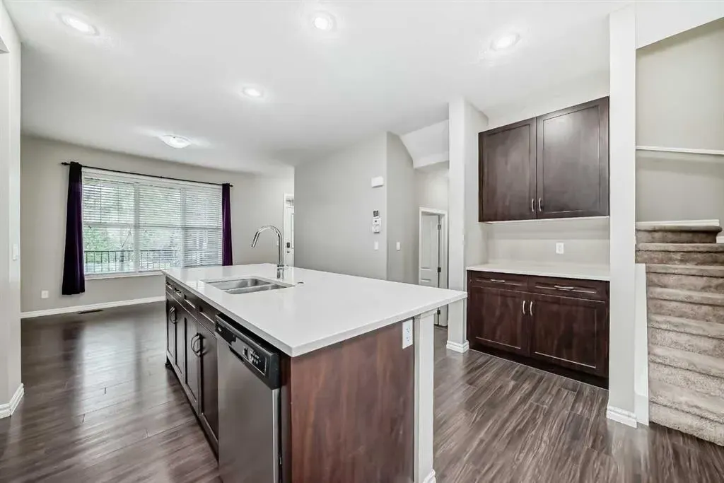 532 Evanston Link NW