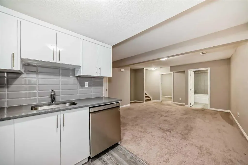 532 Evanston Link NW
