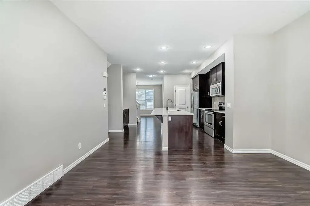 532 Evanston Link NW