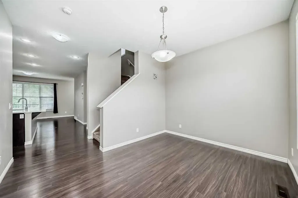 532 Evanston Link NW