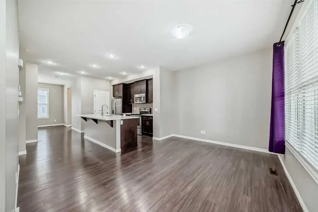 532 Evanston Link NW