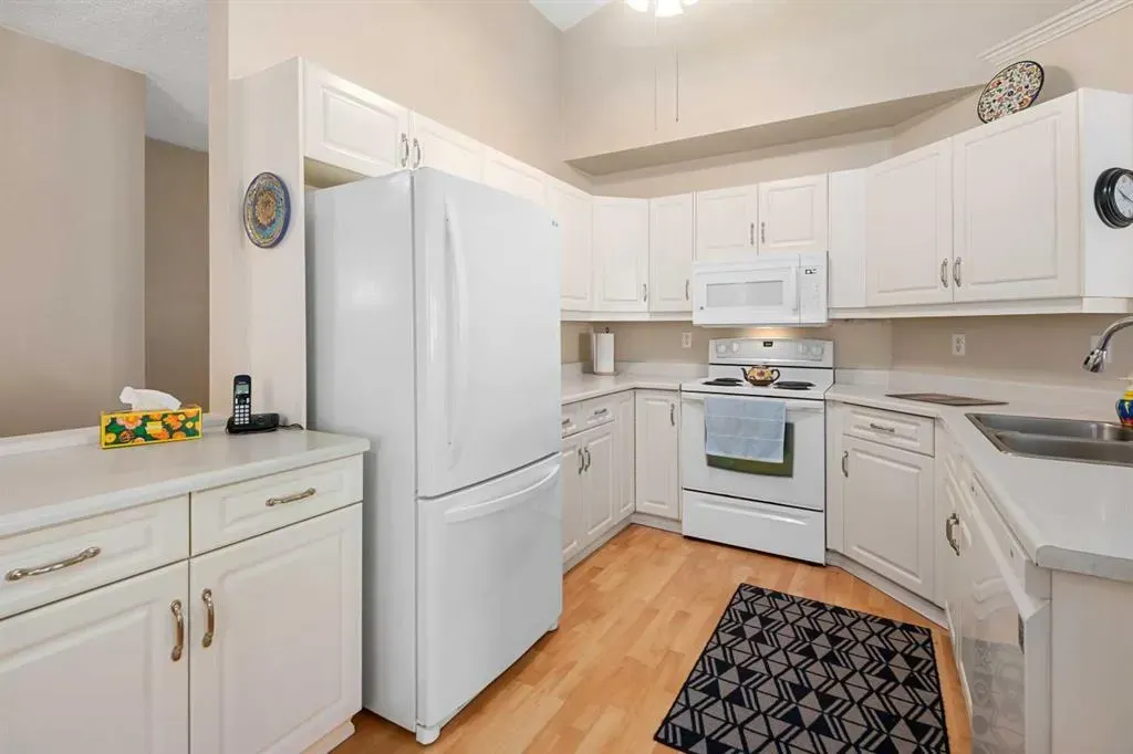 315 De Foras Close NW