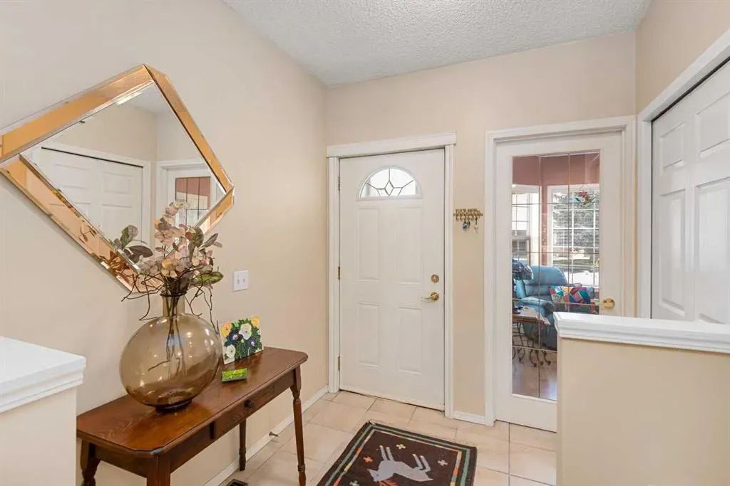 315 De Foras Close NW