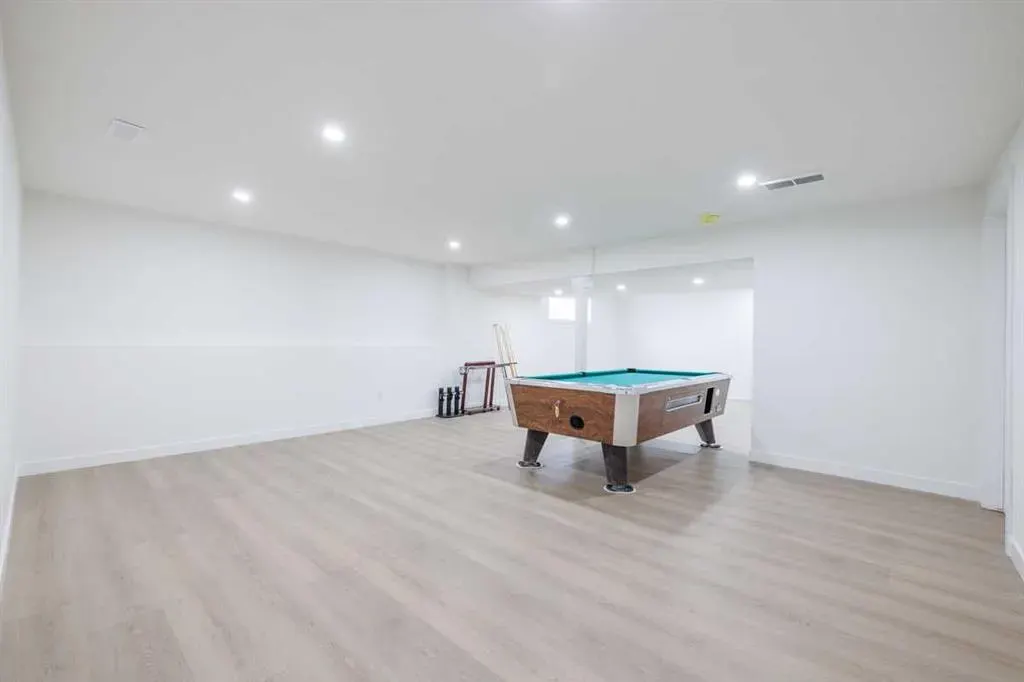 208 Coopers Hill SW