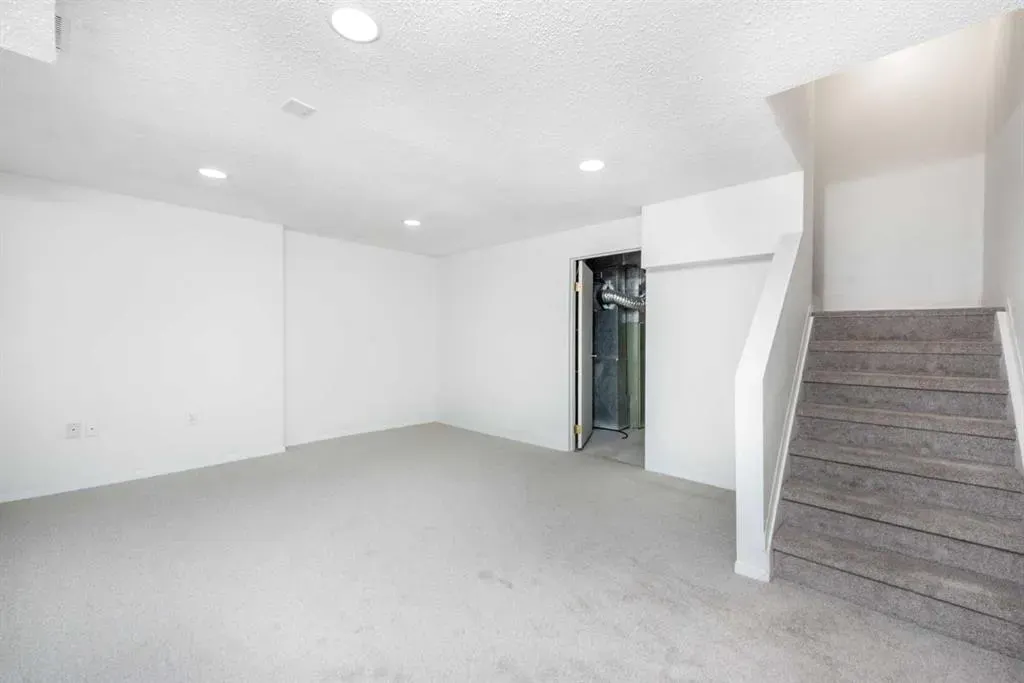 123 Queensland Drive SE, #43