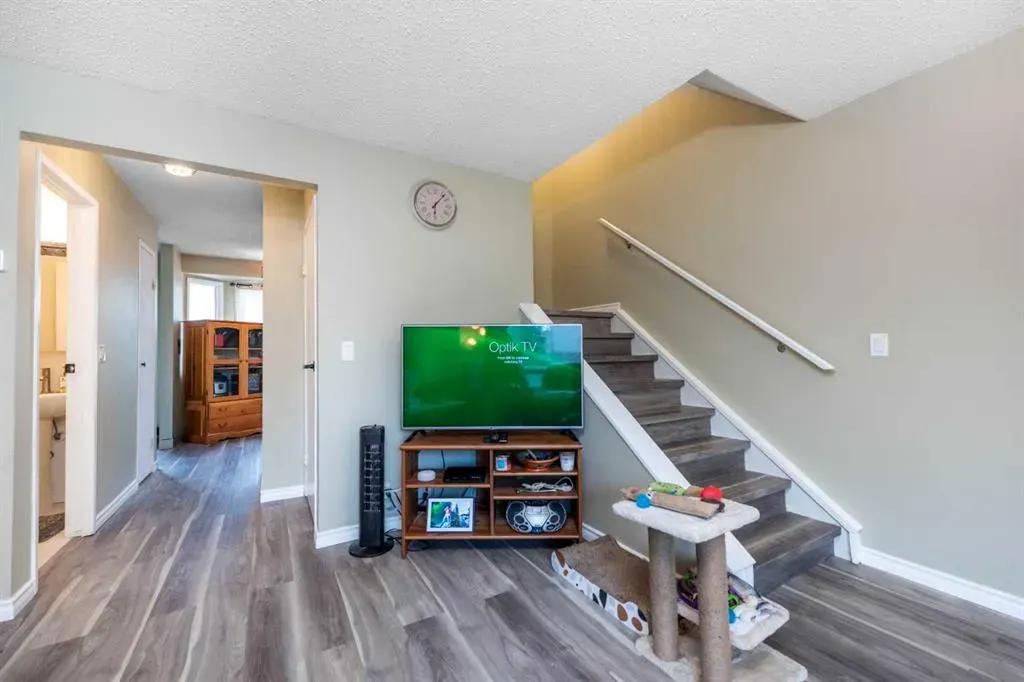 123 Queensland Drive SE, #43