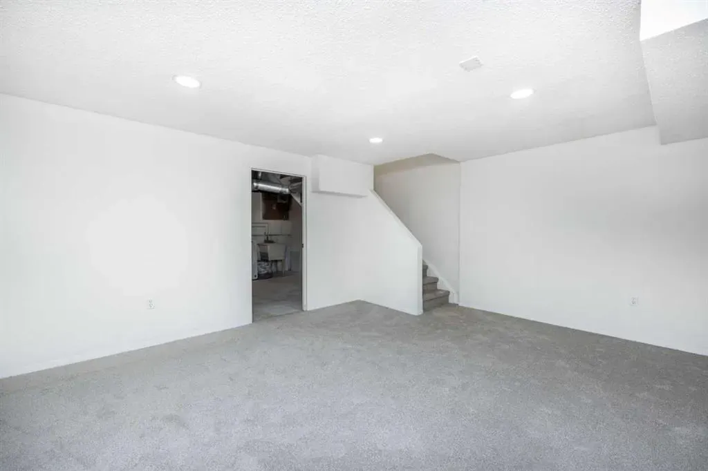 123 Queensland Drive SE, #43