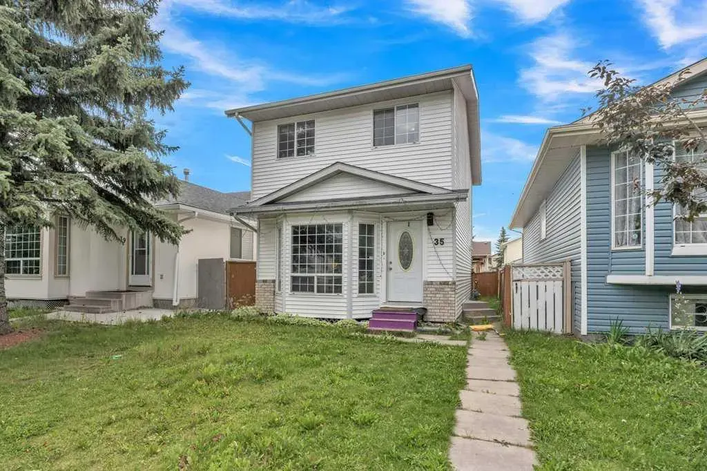 35 Martinwood Way NE