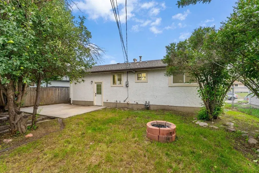 924 Pensdale Crescent SE