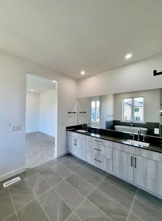 37 North Bridges Bay SW