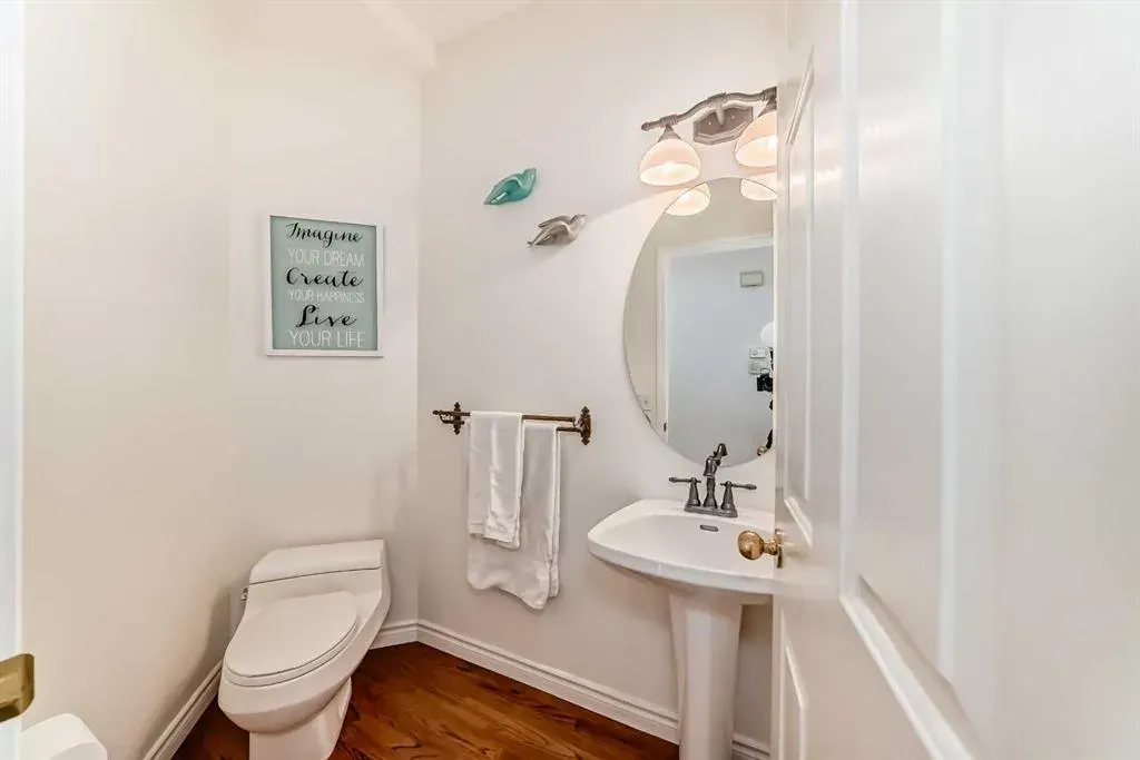 323 Sierra Madre Court SW