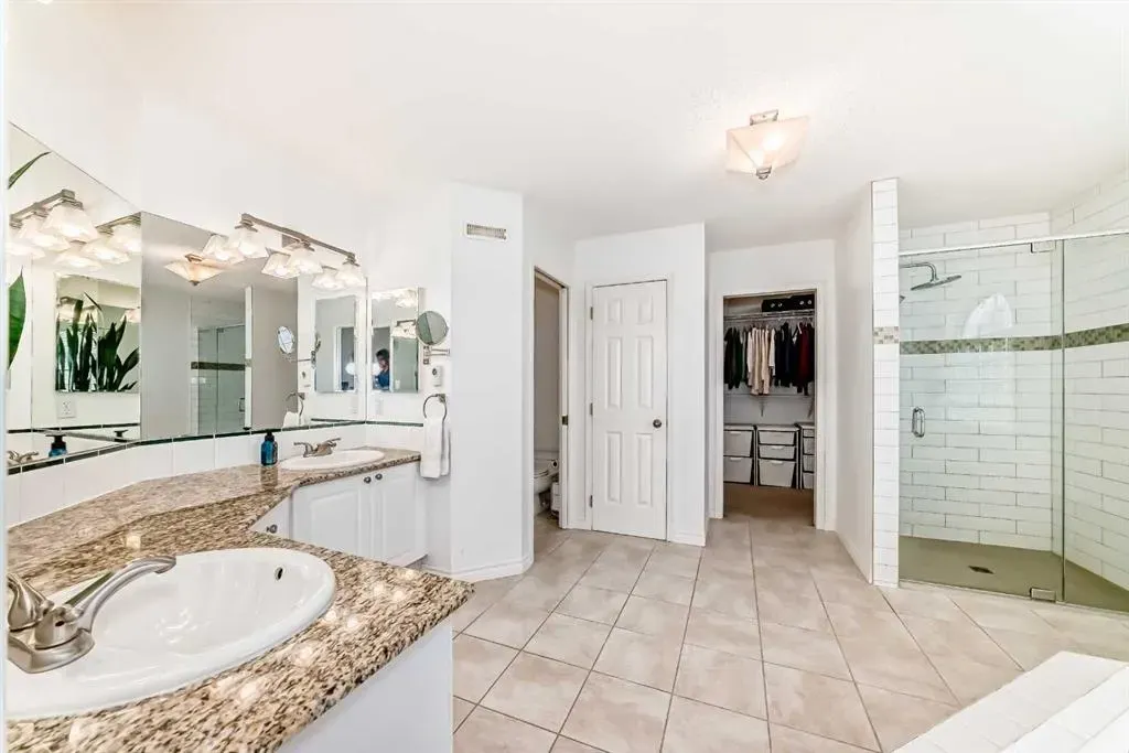 323 Sierra Madre Court SW