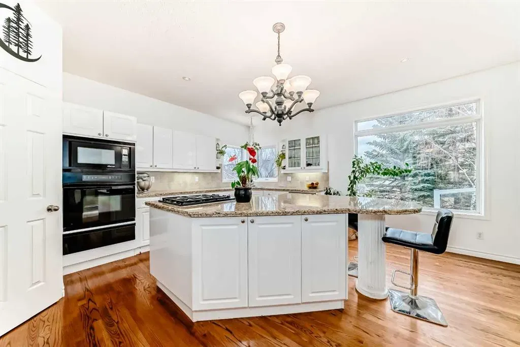 323 Sierra Madre Court SW
