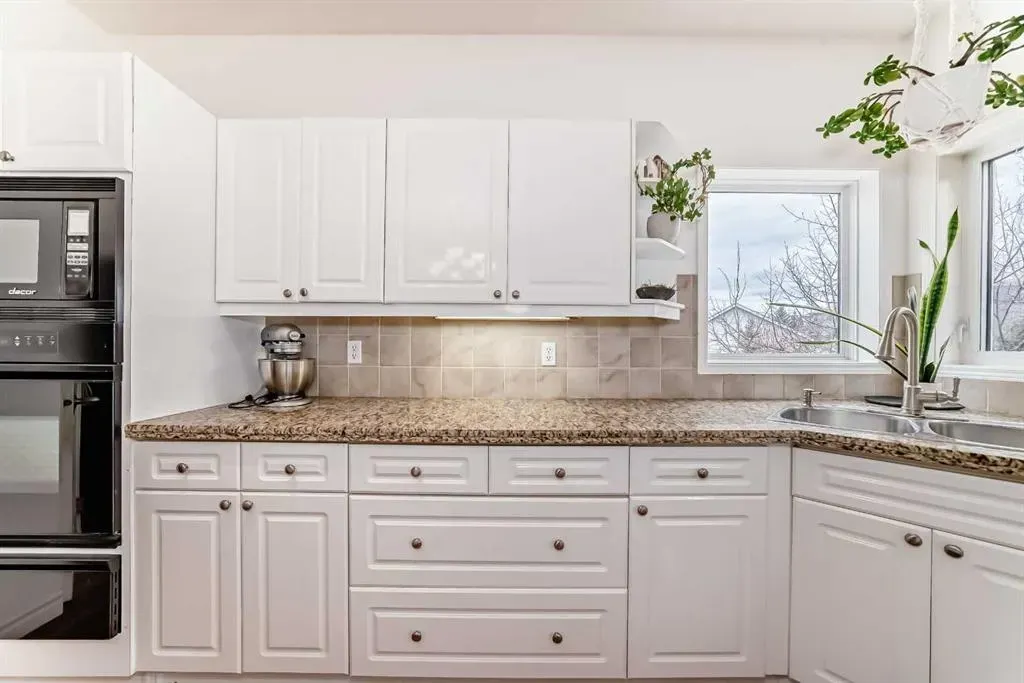 323 Sierra Madre Court SW
