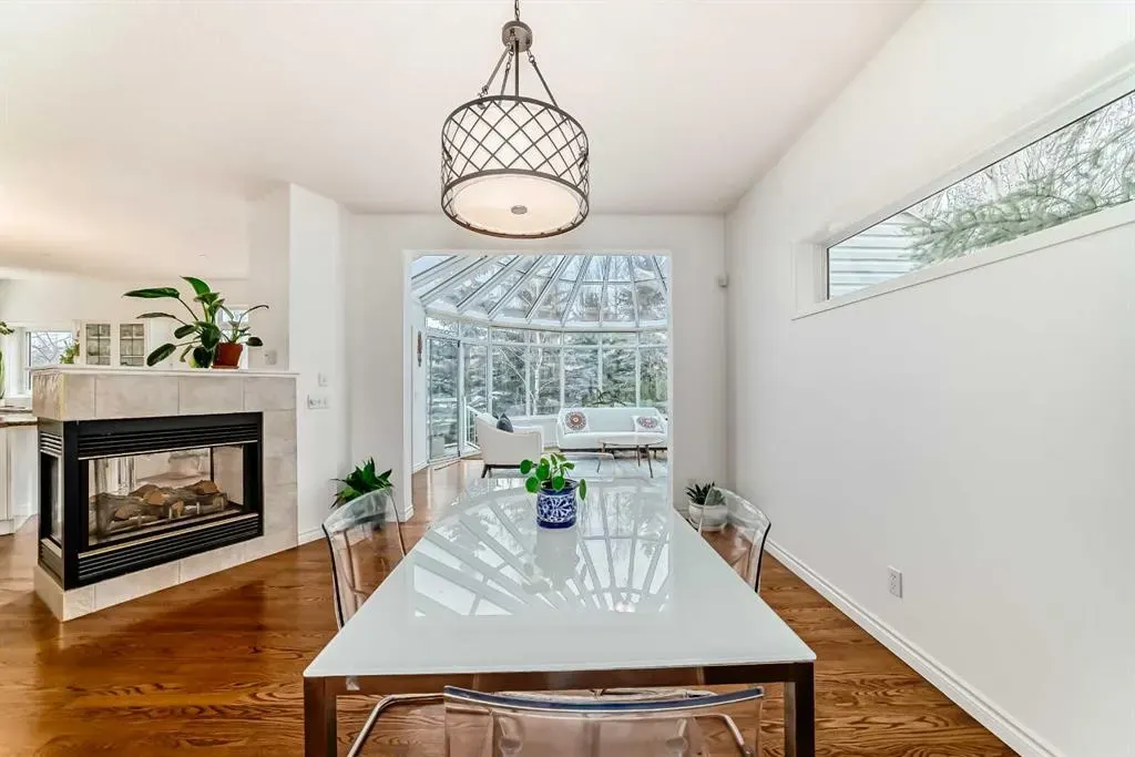 323 Sierra Madre Court SW