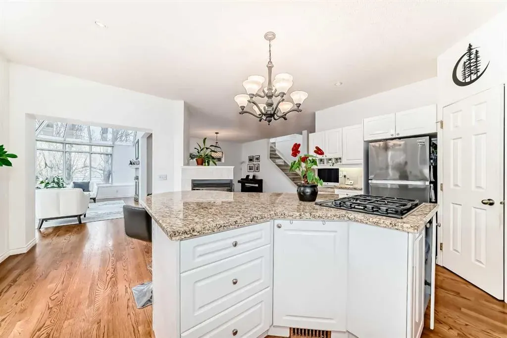 323 Sierra Madre Court SW