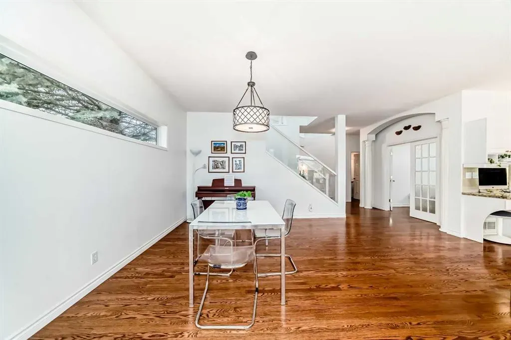 323 Sierra Madre Court SW