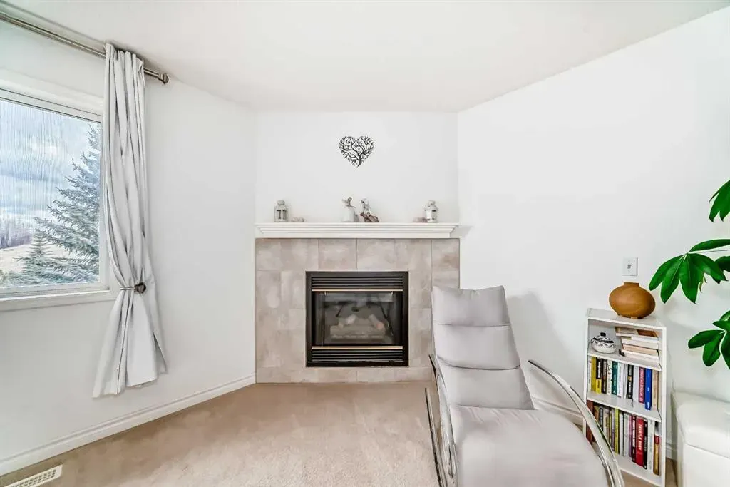 323 Sierra Madre Court SW