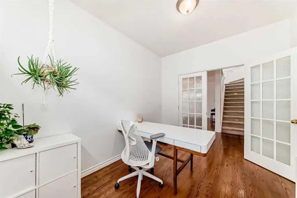 323 Sierra Madre Court SW