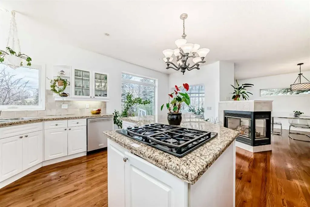 323 Sierra Madre Court SW