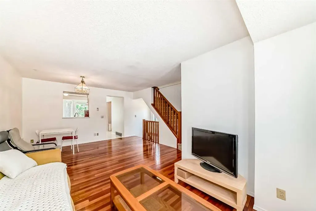 3906 19 Avenue SW, #6