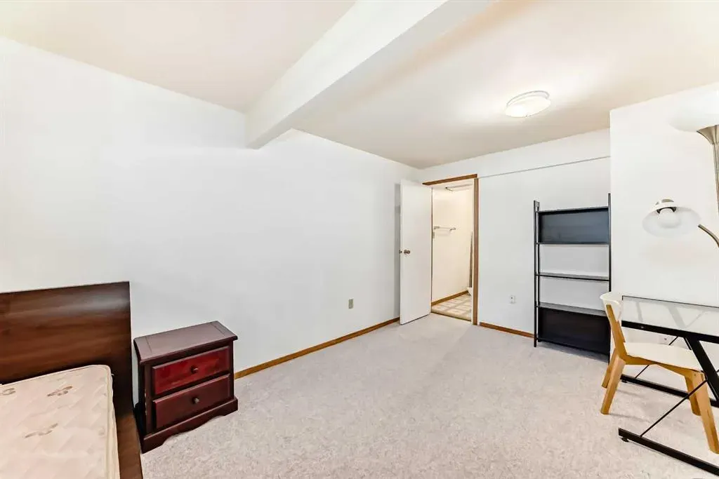 3906 19 Avenue SW, #6