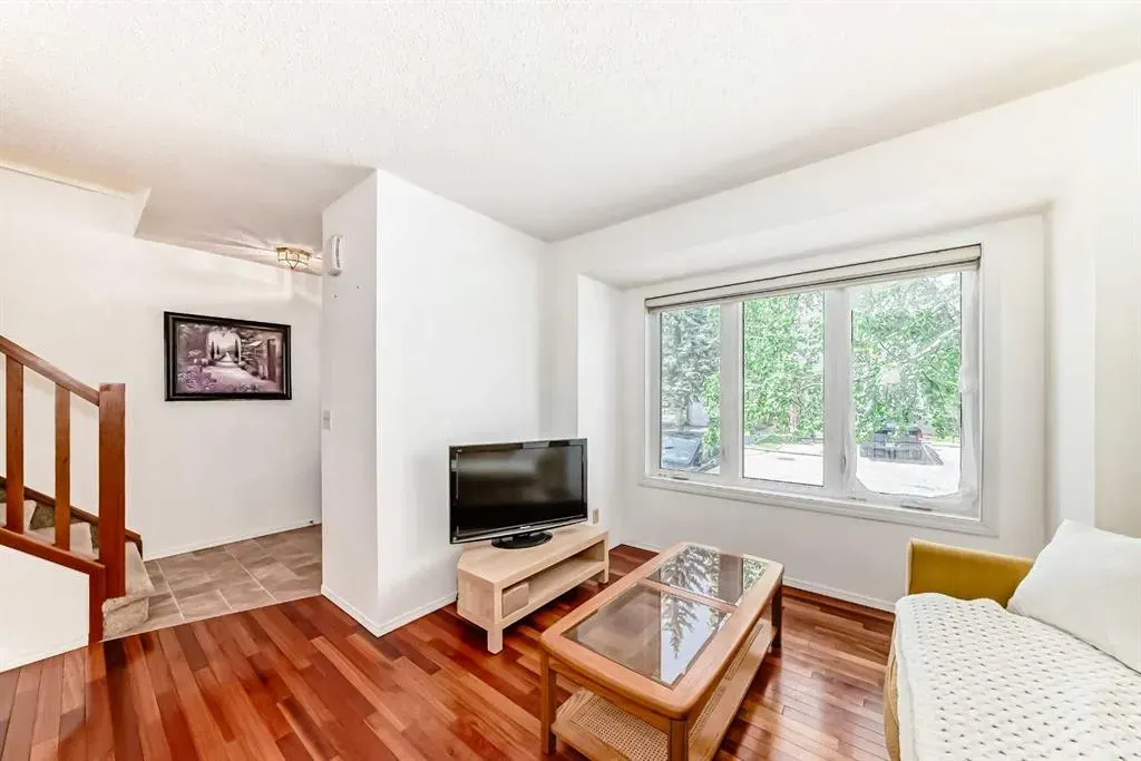 3906 19 Avenue SW, #6