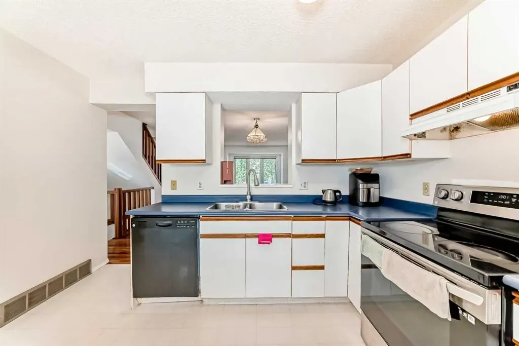 3906 19 Avenue SW, #6