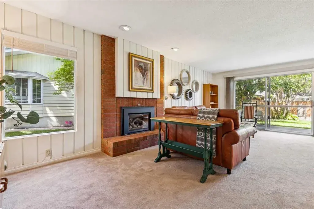 904 Lake Bonavista Green SE