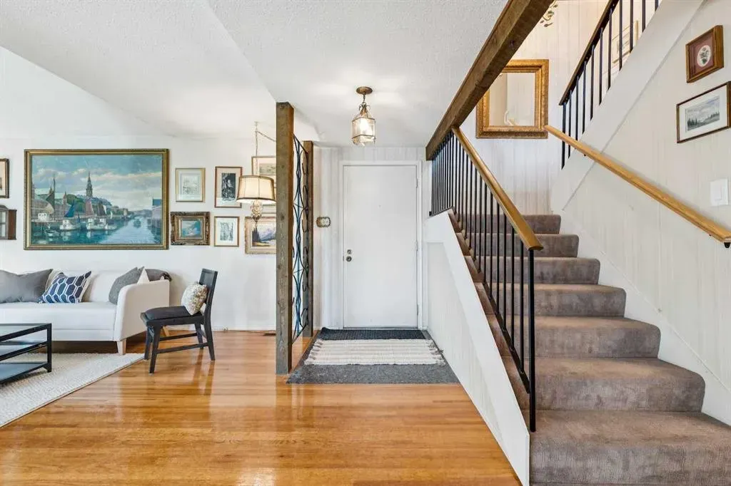 904 Lake Bonavista Green SE