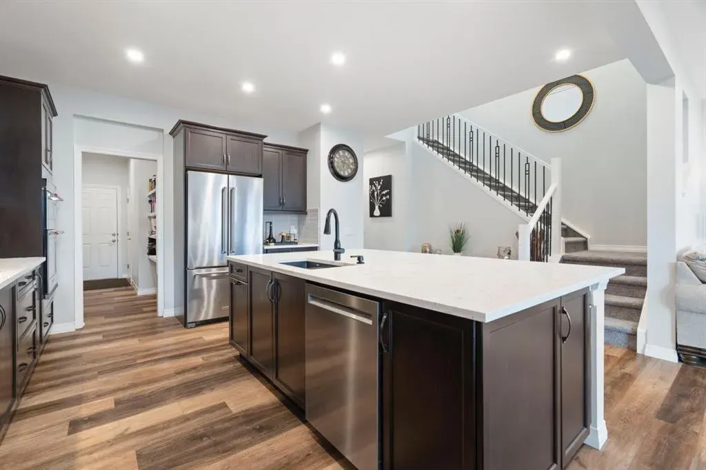 306 Corner Meadows Way NE