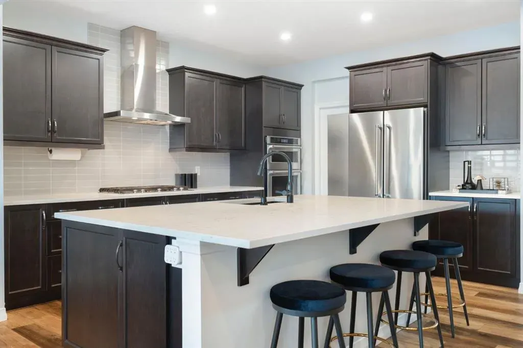 306 Corner Meadows Way NE