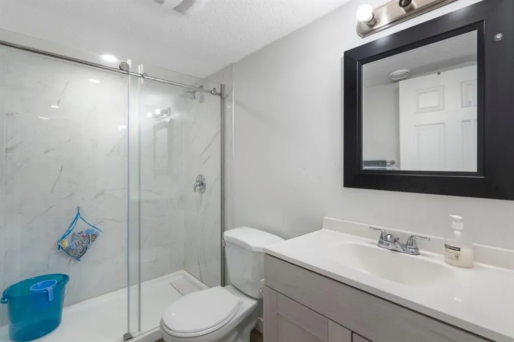 306 Corner Meadows Way NE