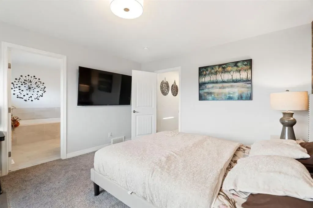 306 Corner Meadows Way NE