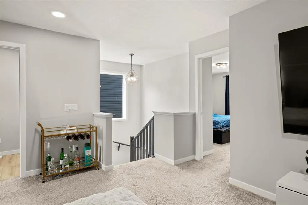 104 Carringsby Manor NW