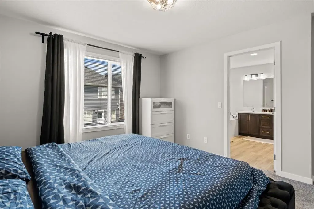 104 Carringsby Manor NW