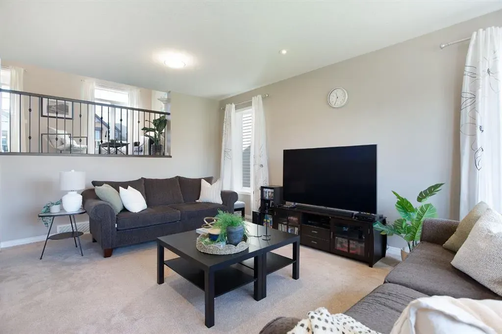 139 Windwood Grove SW