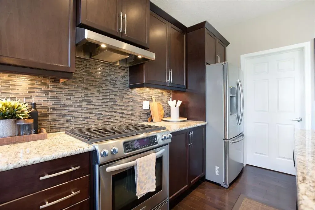 139 Windwood Grove SW