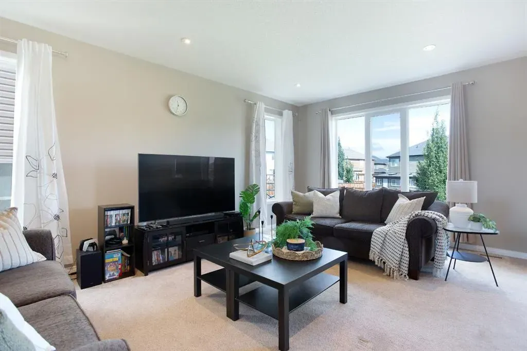 139 Windwood Grove SW