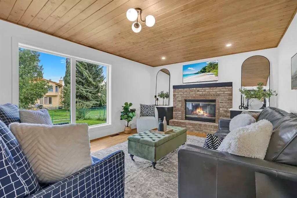 121 Woodford Close SW