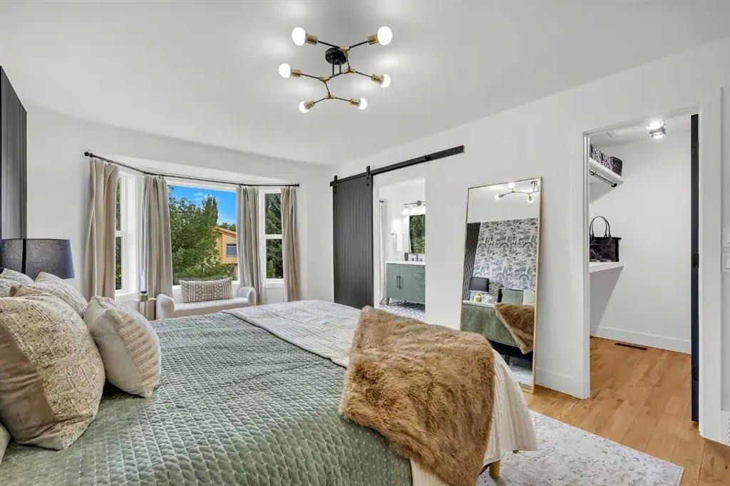 121 Woodford Close SW