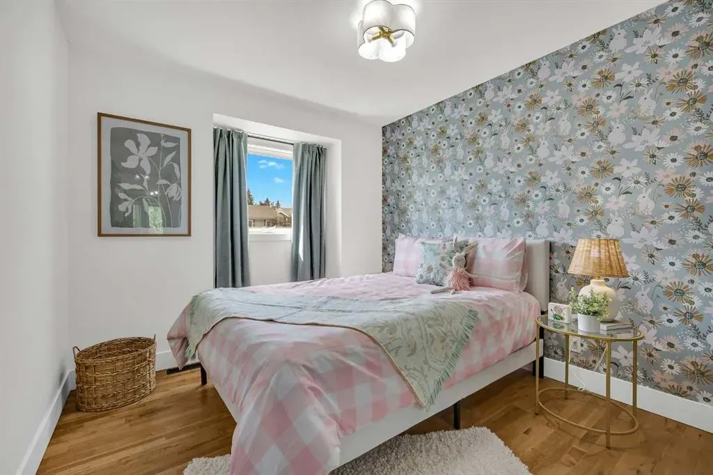 121 Woodford Close SW