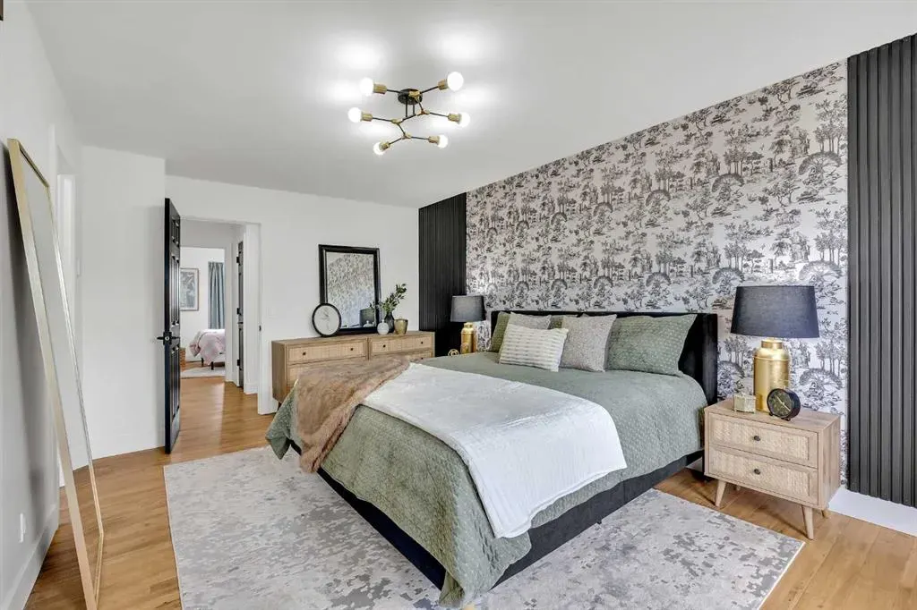121 Woodford Close SW