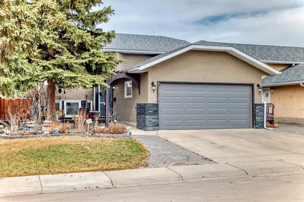 1328 Meadowbrook Drive SE