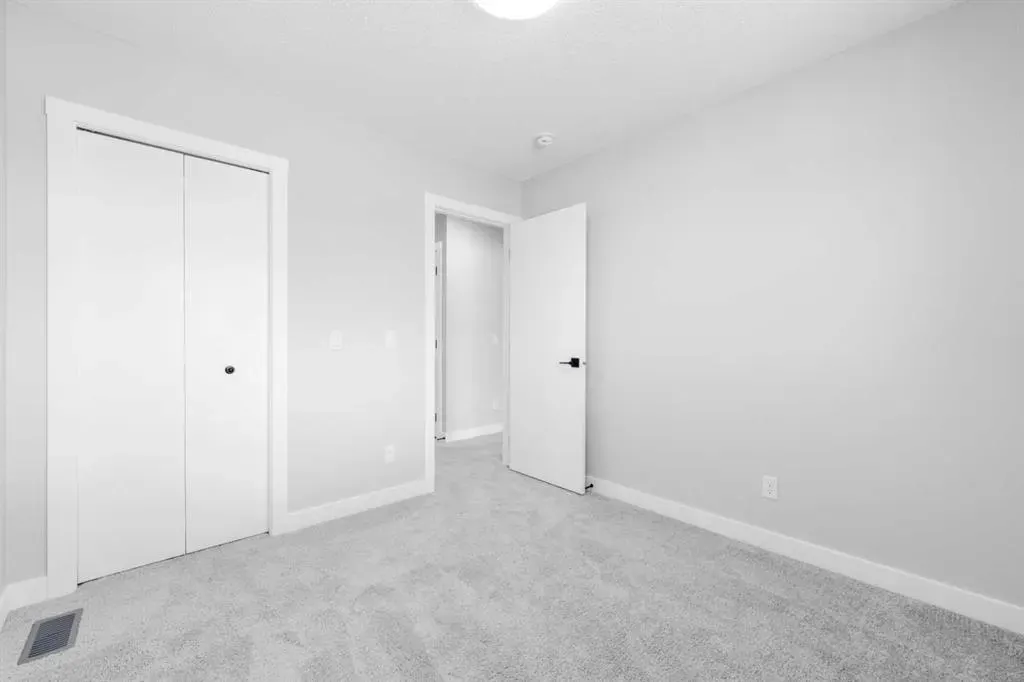 124 Legacy Glen Place SE