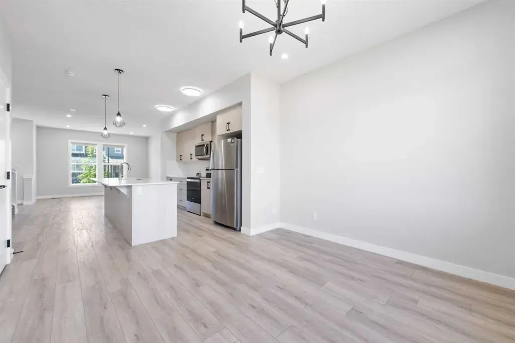 124 Legacy Glen Place SE