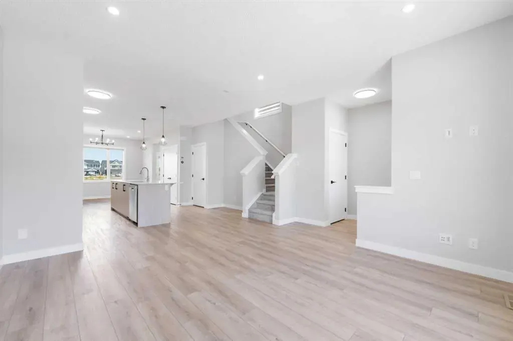 124 Legacy Glen Place SE